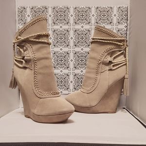 COLIN STUART~w/Box Platform Wedge Boots - Size 7
